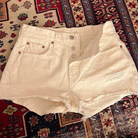Levis 501 Shorts in natural instinct - Picture 4 of 7
